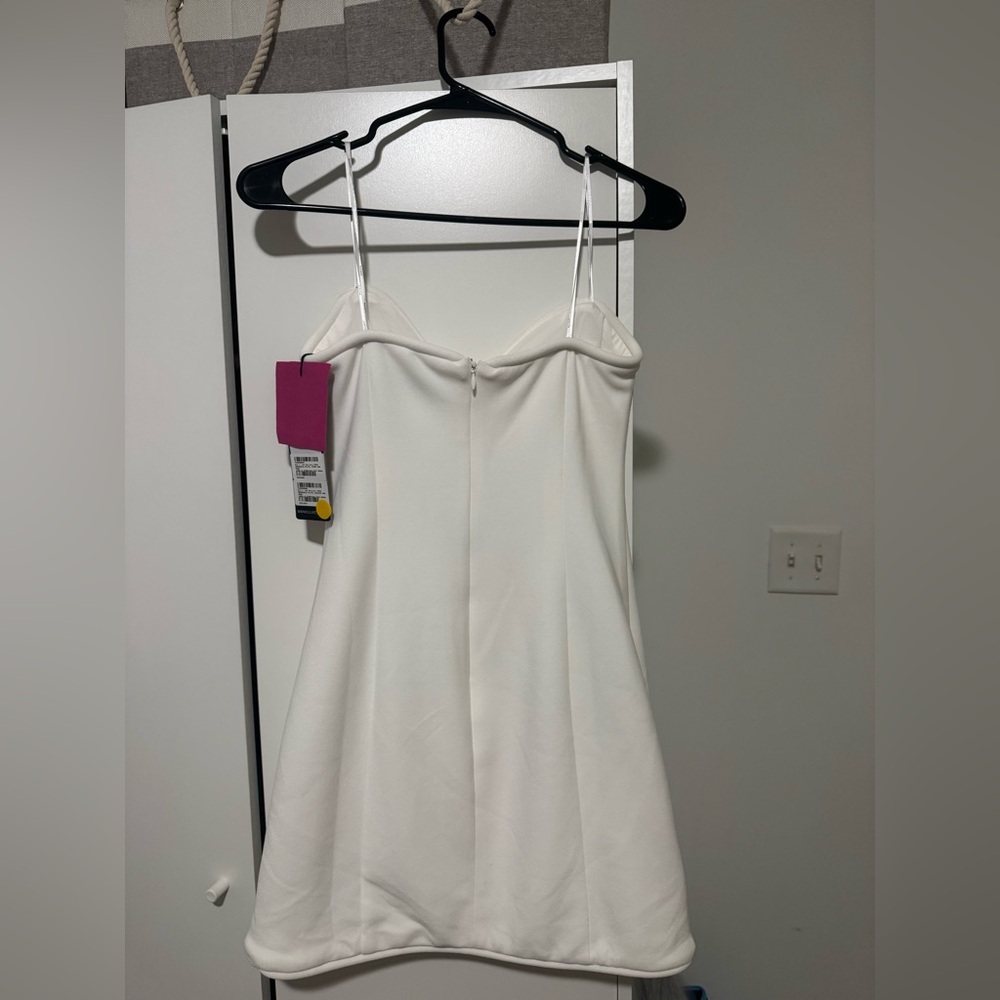 NEW WITH TAGS Bridal - Elliatt Janelle Strapless Mini Dress In White - Picture 8 of 9